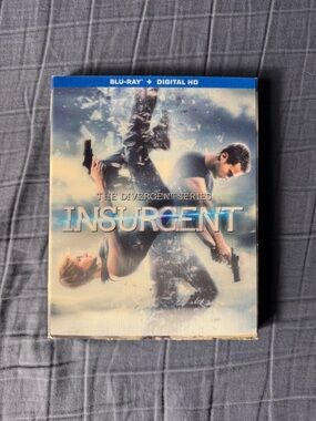 Insurgent Blu-ray + Digital HD - Blue/Silver Cover